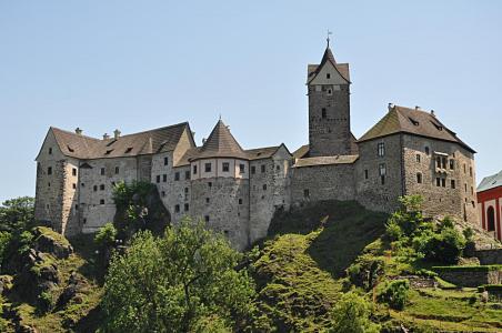 Как самостоятельно добраться до замков: Pernstejn, Loket, Kost и Karlstejn