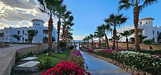 Continental Plaza Beach & Aqua Park Resort 