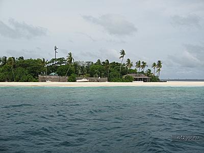 Фото острова со стороны океана