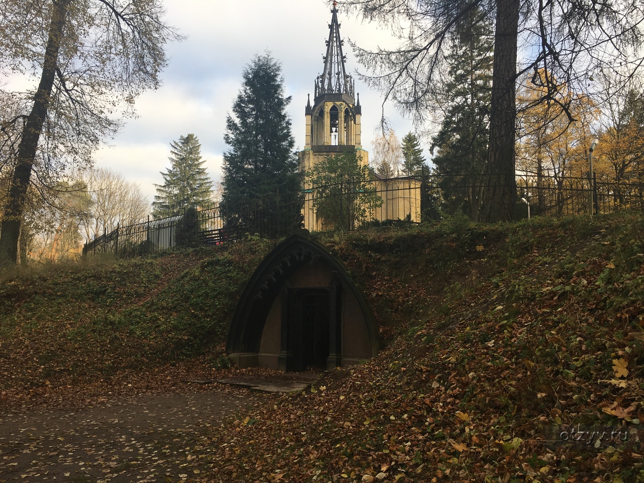 Шуваловский парк. Шуваловский парк СПБ. Парк усадьбы Шуваловых Вартемяги. Шуваловский парк осенью.