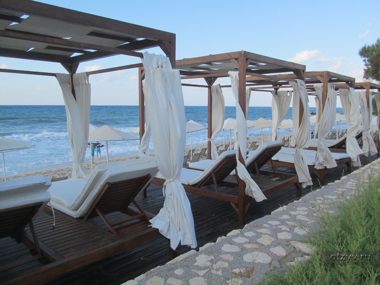 семья в отпуске. Royal mare village греция. пляжная 7. пляжная 7. семья на пляже.