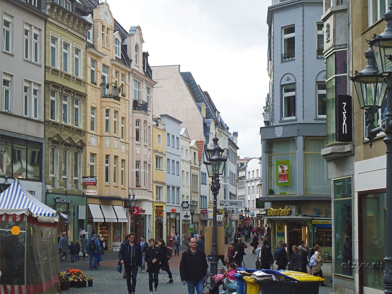 Bonn germany. Бонн Германия. Город Бони Германия. Город Bonn в Германии. Бонн старый город.