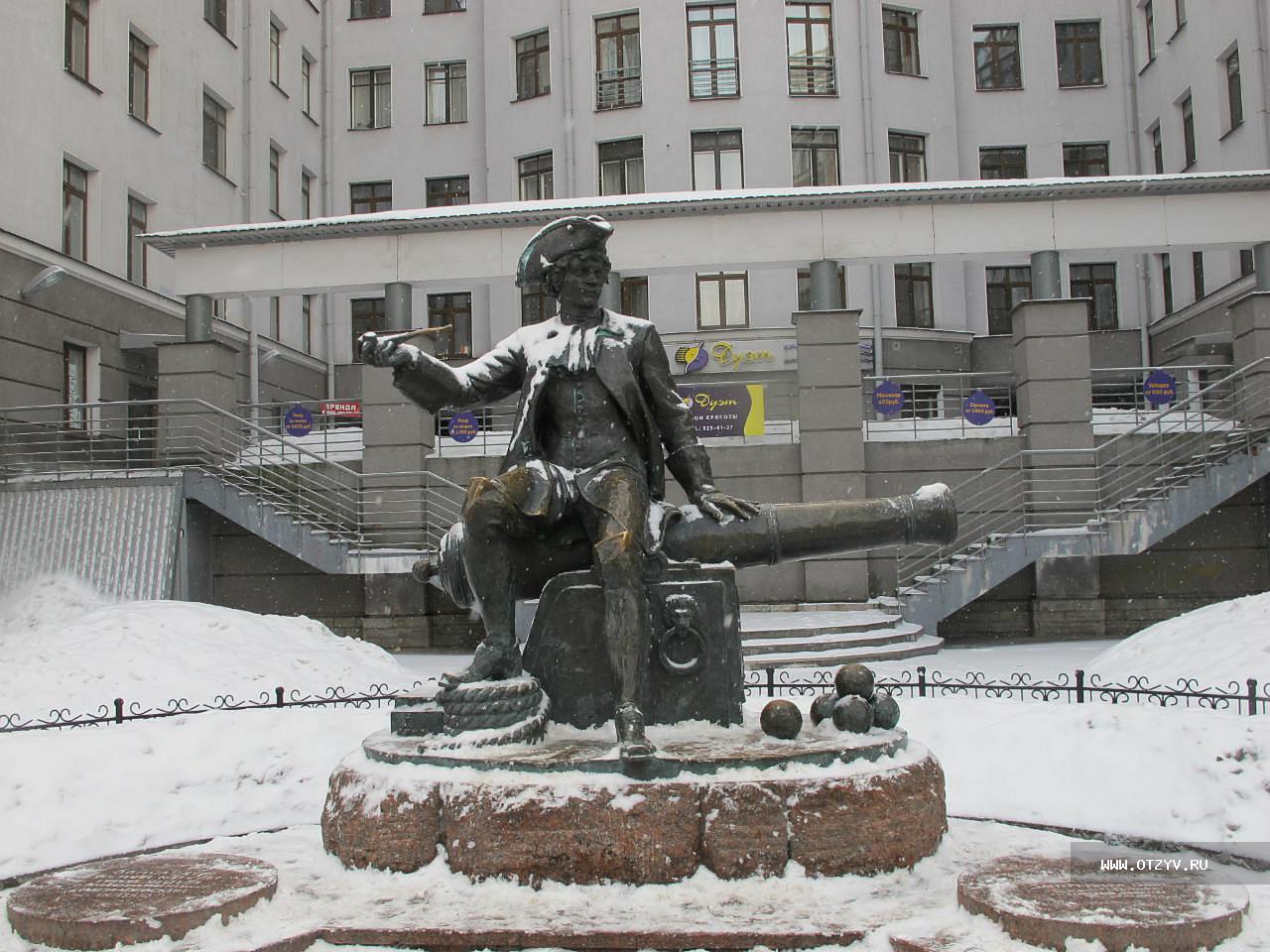 необычные памятники в санкт петербурге