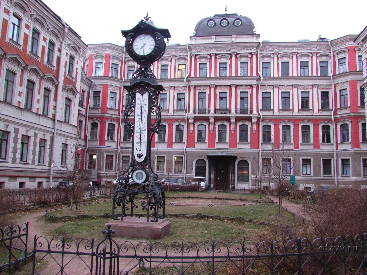 необычные памятники в санкт петербурге