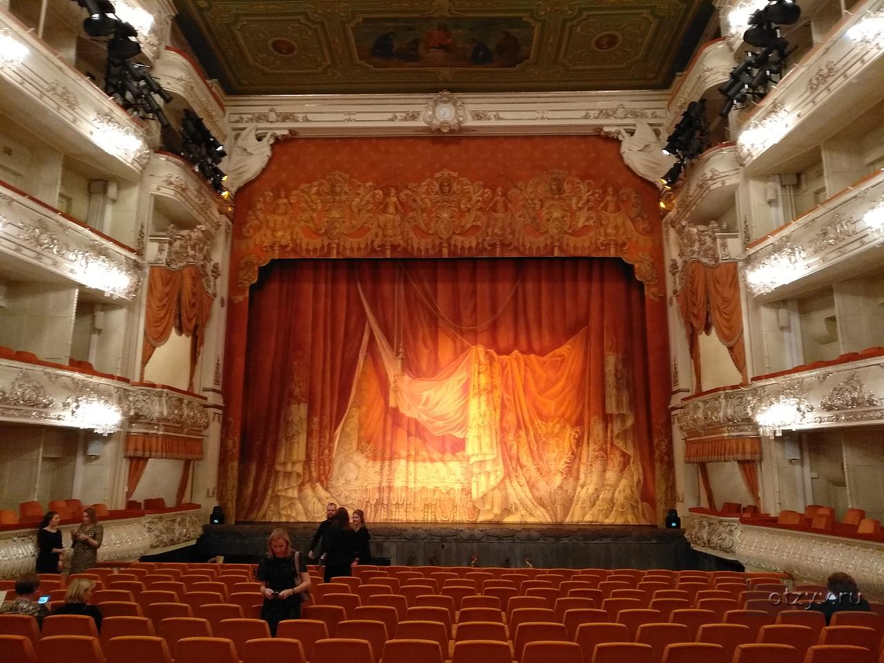 михайловский театр бенуар