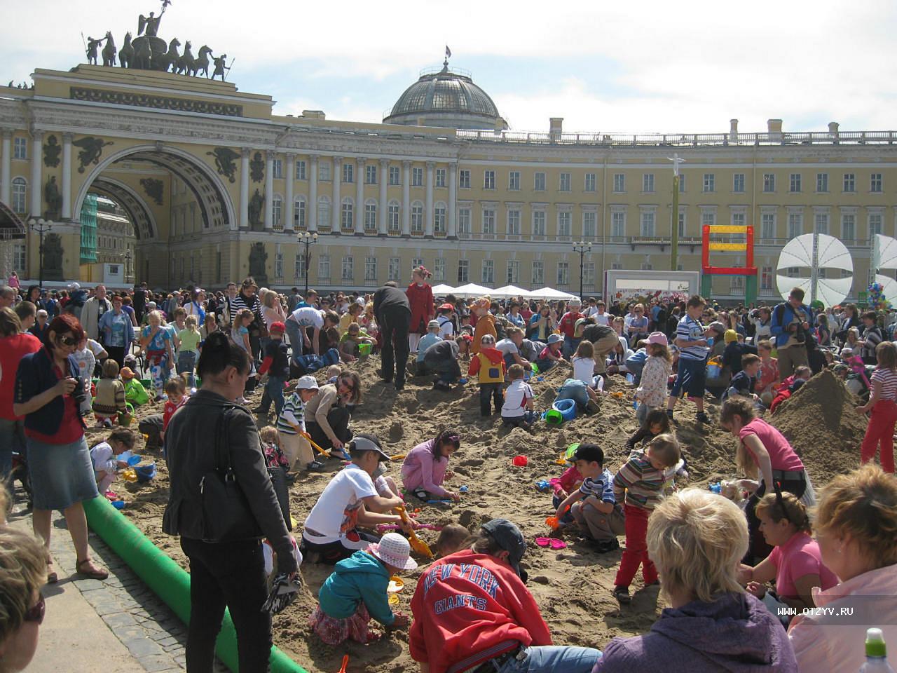 Санкт петербург куда пойти. Туристы в Петербурге. Места для детей в Санкт-Петербурге. Интересные места в Питере для детей. Питер летом для детей.