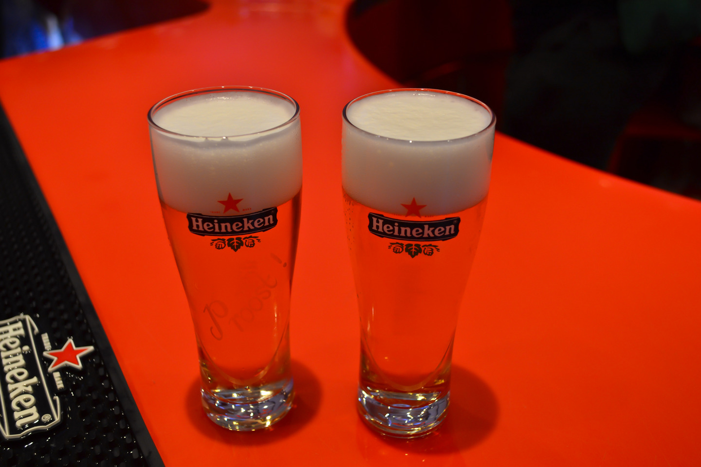 Амстер. Музей пива Хайнекен в Амстердаме. Пивоварня Heineken experience. Она Амстер.