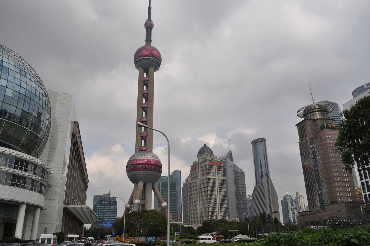 Башня с шарами. Шанхай климат. Шанхай телебашня. Шанхай отель шар. Жемчужина Востока Шанхай.