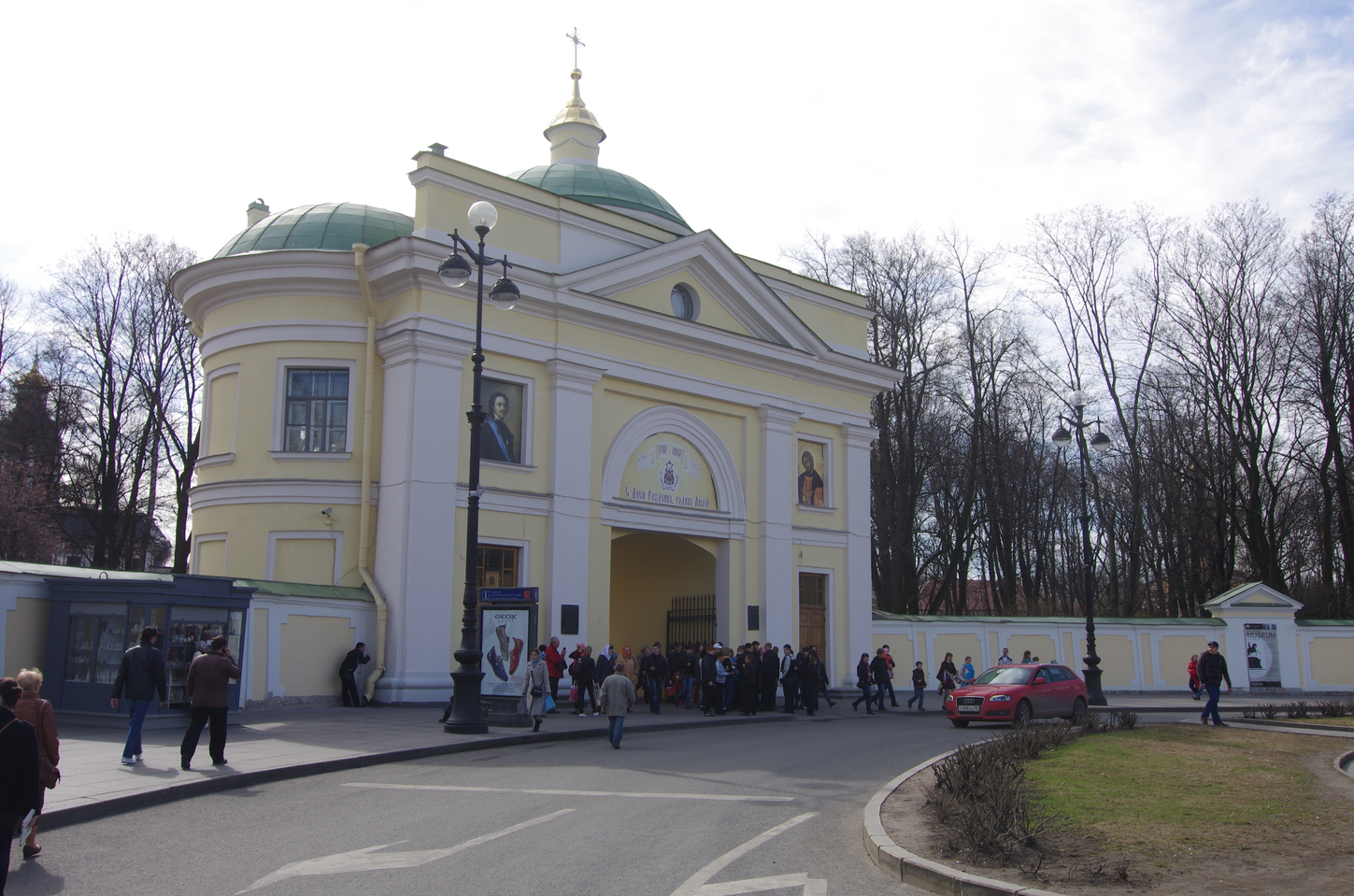 Надвратная Церковь Александро Невской Лавры