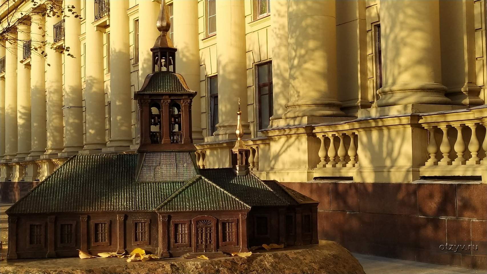 Петроградский дворец