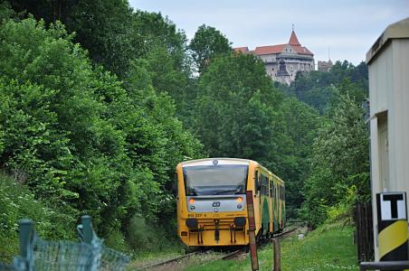 Как самостоятельно добраться до замков: Pernstejn, Loket, Kost и Karlstejn