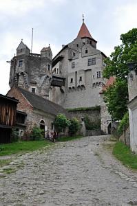 Как самостоятельно добраться до замков: Pernstejn, Loket, Kost и Karlstejn