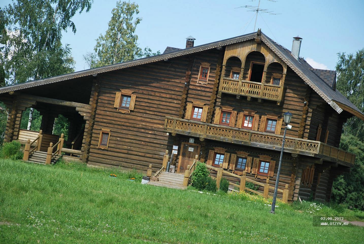 Старорусский дом из бревна