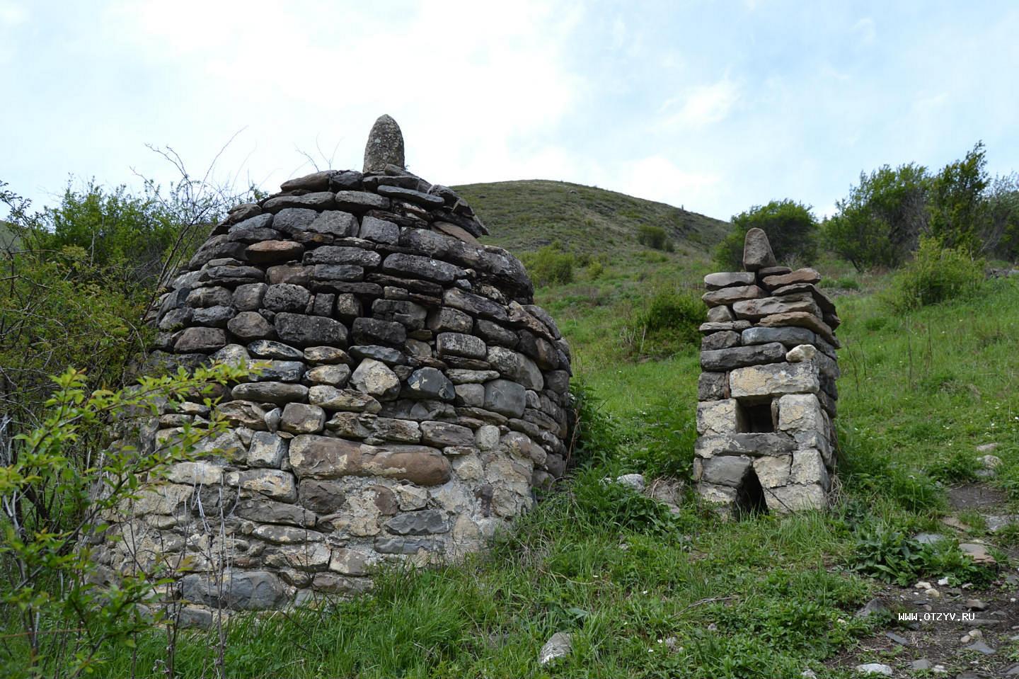 Древности кавказа. Солнечные могильники в Ингушетии. Склепы в Ингушетии. Солнечные могилы в Ингушетии. Склепы в горах Ингушетии.
