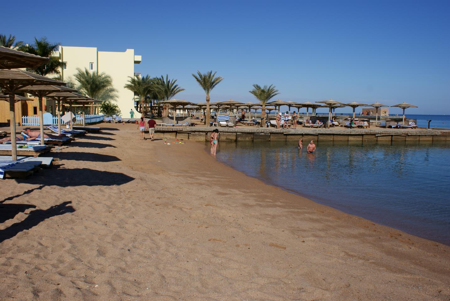 Palm beach resort hurghada. Палм Бич Резорт 4 Хургада. Palm Beach Resort 4 Египет Хургада. Palm Beach Resort 4* Хургада, 50 м до моря. Palm Beach Resort пляж.