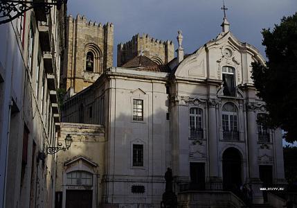 Церковь Св. Антонио, позади Кафедральный собор СЕ, Лиссабон