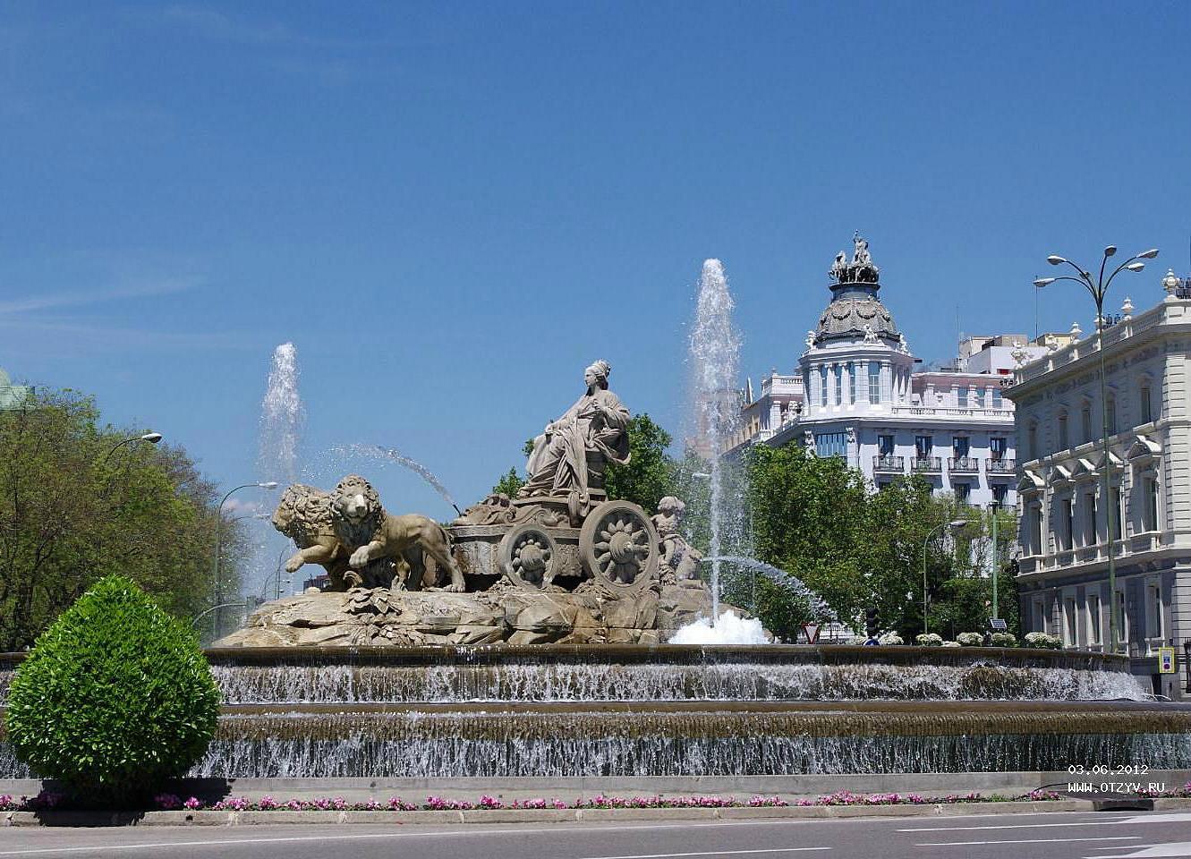 Фонтан Кибелы в Мадриде фото