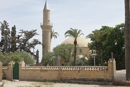 Мечеть Хала Султан Текке  4 по значимости святыня мусульманского мира. 
