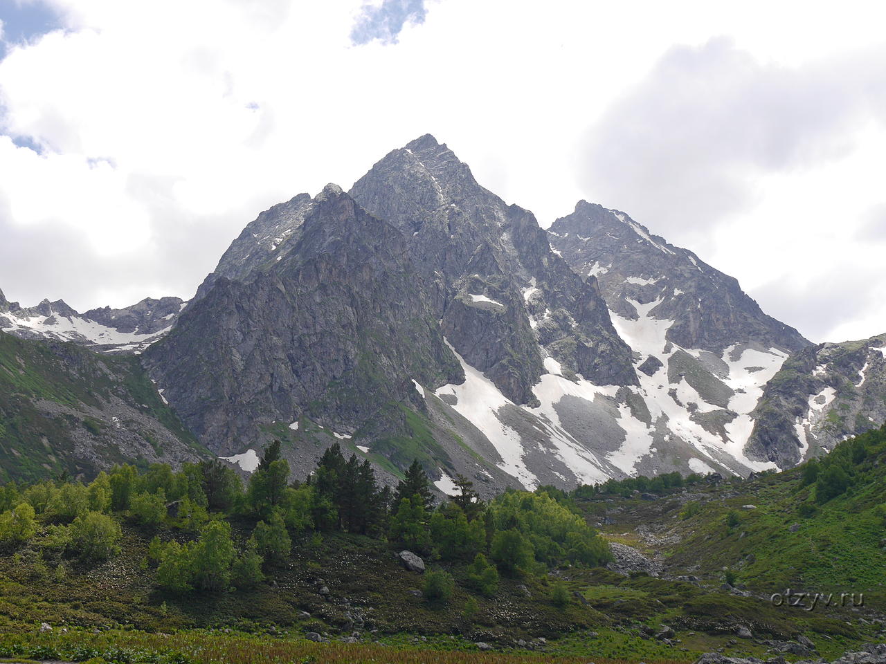 Гора красная Архыз