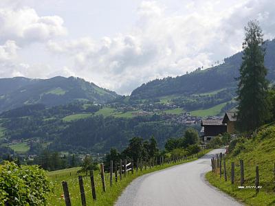 Дорога к ущелью Лихтенштейнкламм через Нидерунтерсберг