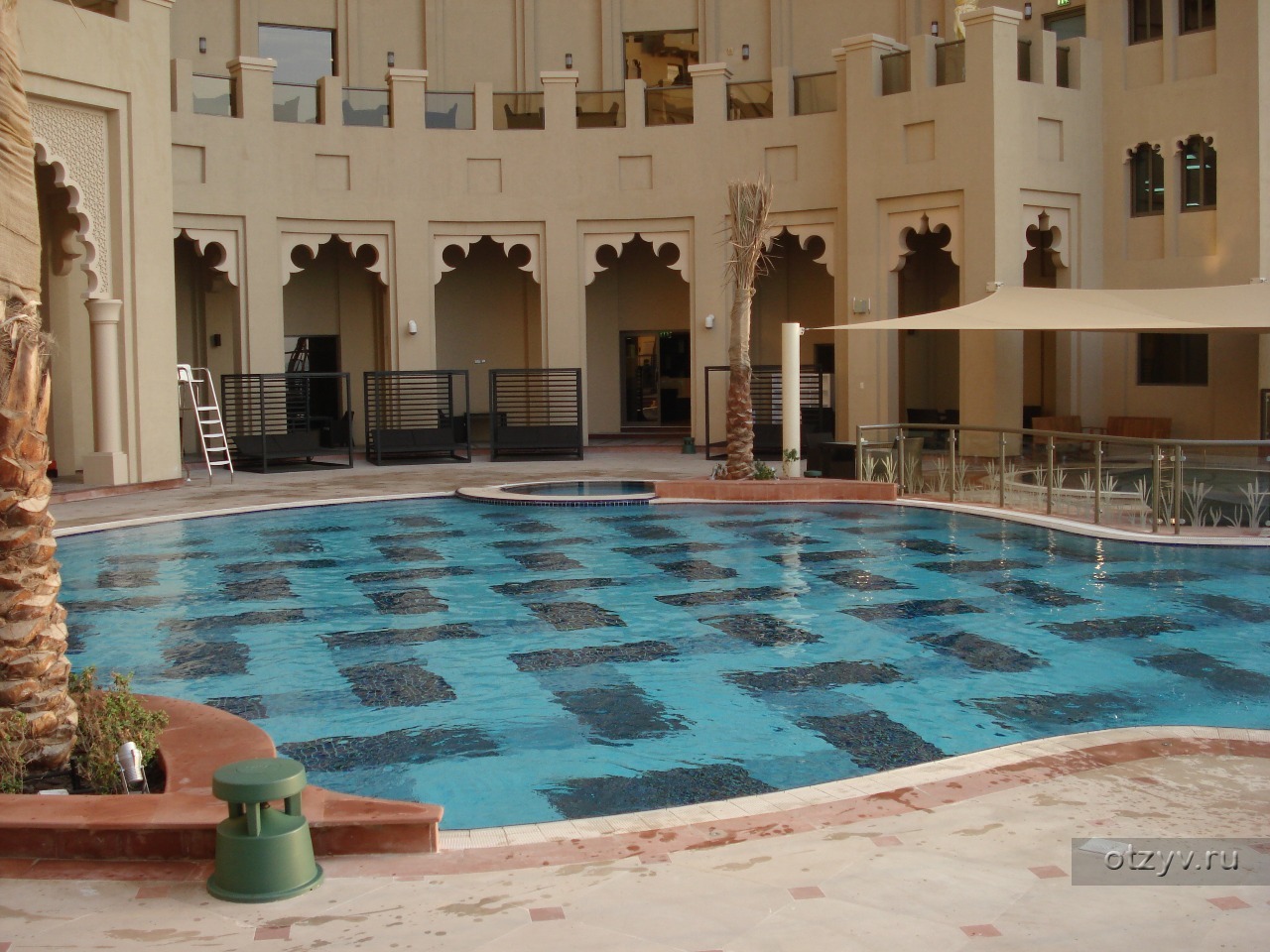 Ajman palace. Bahia Ajman Palace 5. Bahi Ajman Palace 5 ОАЭ. Бани Аджман Палас. Dahl Ajman Palace 5 бассейн.