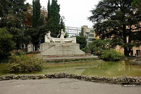 Памятник Доницетти