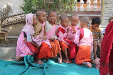 Sagaing, монастырская школа