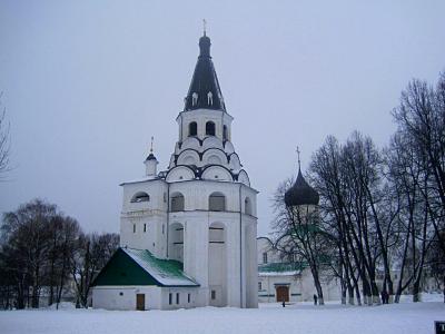 Александровская слобода (Кремль). Распятская церковь и Троицкий собор