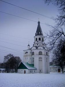 Александровская слобода (Кремль). Распятская церковь-колокольня с Марфиными палатами