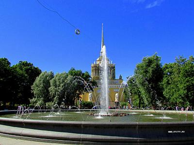 19.06.2014. Питер. Фонтан на фоне Адмиралтейства / Санкт-Петербург (18-22 июня 2014 г.). Часть 2. Романтик (Россия)
