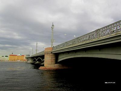 19.06.2014. Питер. Васильевский остров. Благовещенский мост / Санкт-Петербург (18-22 июня 2014 г.). Часть 2. Романтик (Россия)