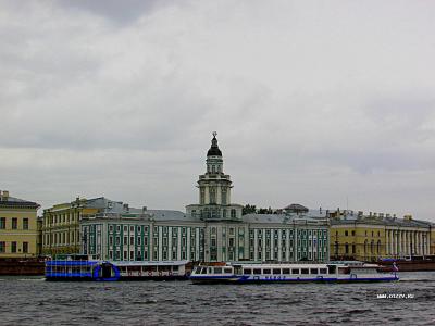 19.06.2014. Питер. Адмиралтейская набережная. Вид на Кунсткамеру / Санкт-Петербург (18-22 июня 2014 г.). Часть 2. Романтик (Россия)