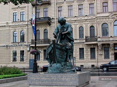 19.06.2014. Питер. Адмиралтейская набережная. Царь-плотник / Санкт-Петербург (18-22 июня 2014 г.). Часть 2. Романтик (Россия)