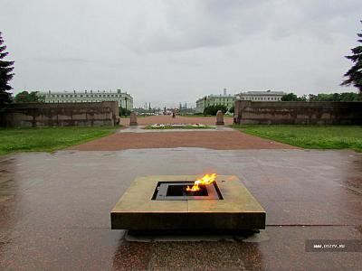 19.06.2014. Питер. Марсово поле / Санкт-Петербург (18-22 июня 2014 г.). Часть 2. Романтик (Россия)