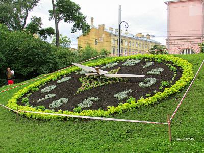 20.06.2014. Питер. На Петроградской стороне / Санкт-Петербург (18-22 июня 2014 г.). Часть 2. Романтик (Россия)