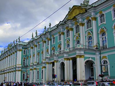 20.06.2014. Питер. У Эрмитажа / Санкт-Петербург (18-22 июня 2014 г.). Часть 2. Романтик (Россия)