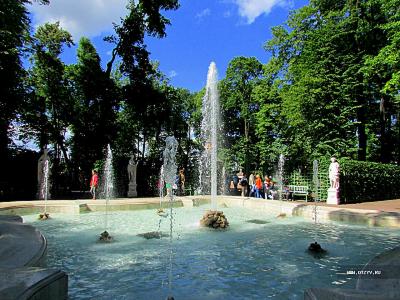 20.06.2014. Питер. Летний сад / Санкт-Петербург (18-22 июня 2014 г.). Часть 2. Романтик (Россия)