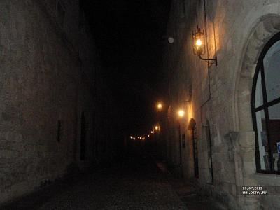 Вечерняя улица Рыцарей в Старом городе.