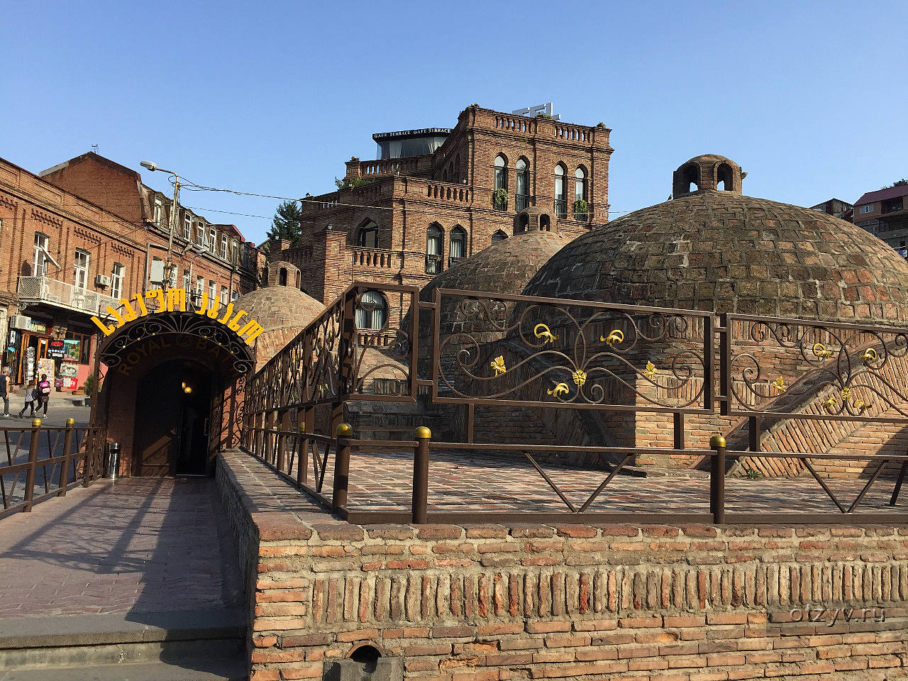 граница грузии и азербайджана. кафы. старый город тбилиси красивые улочки. железнодорожный вокзал ереван. гюмри тбилиси карта.