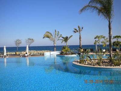 Территория, бассейн / Кипр, Лимассол, отель Royal Apollonia Beach 5*, март 2014