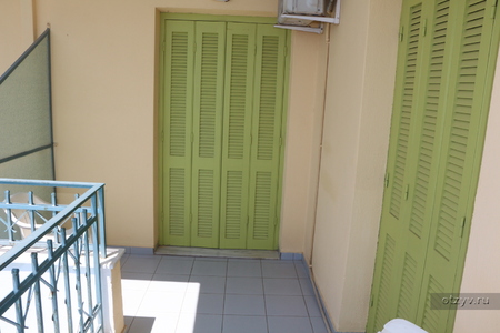 Балкон. / ГРЕЦИЯ, КРИТ, АГИОС НИКОЛАОС, MARE-OLYMPUS HOTEL APARTMENTS 4* номера "HIOS" и "IKARIA" (02-16.08.2013) (Mare Hotel Apartments)