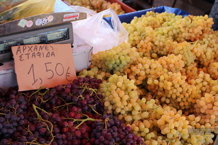 Виноград в августе - сказка! / Продуктово-вещевой рынок в Агиос Николаосе (по средам с 07.00 до 13.00) (Крит, Греция)