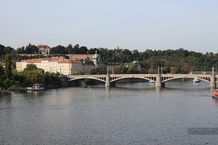 Манесов мост и наш отель "Klarov"