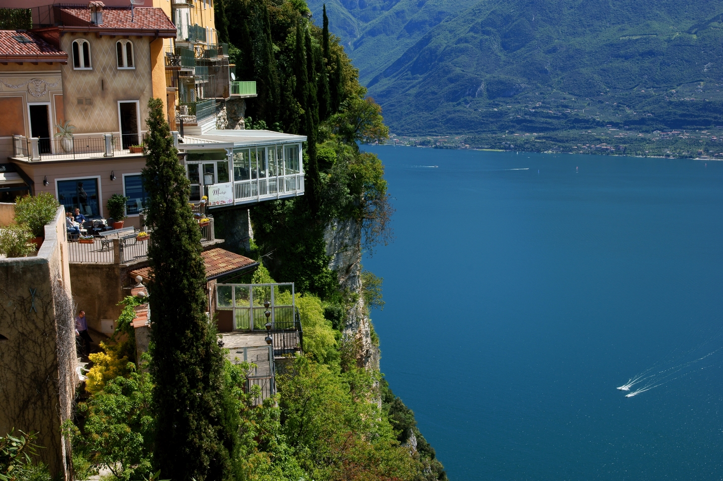 Озеро Гарда лимоне Италия