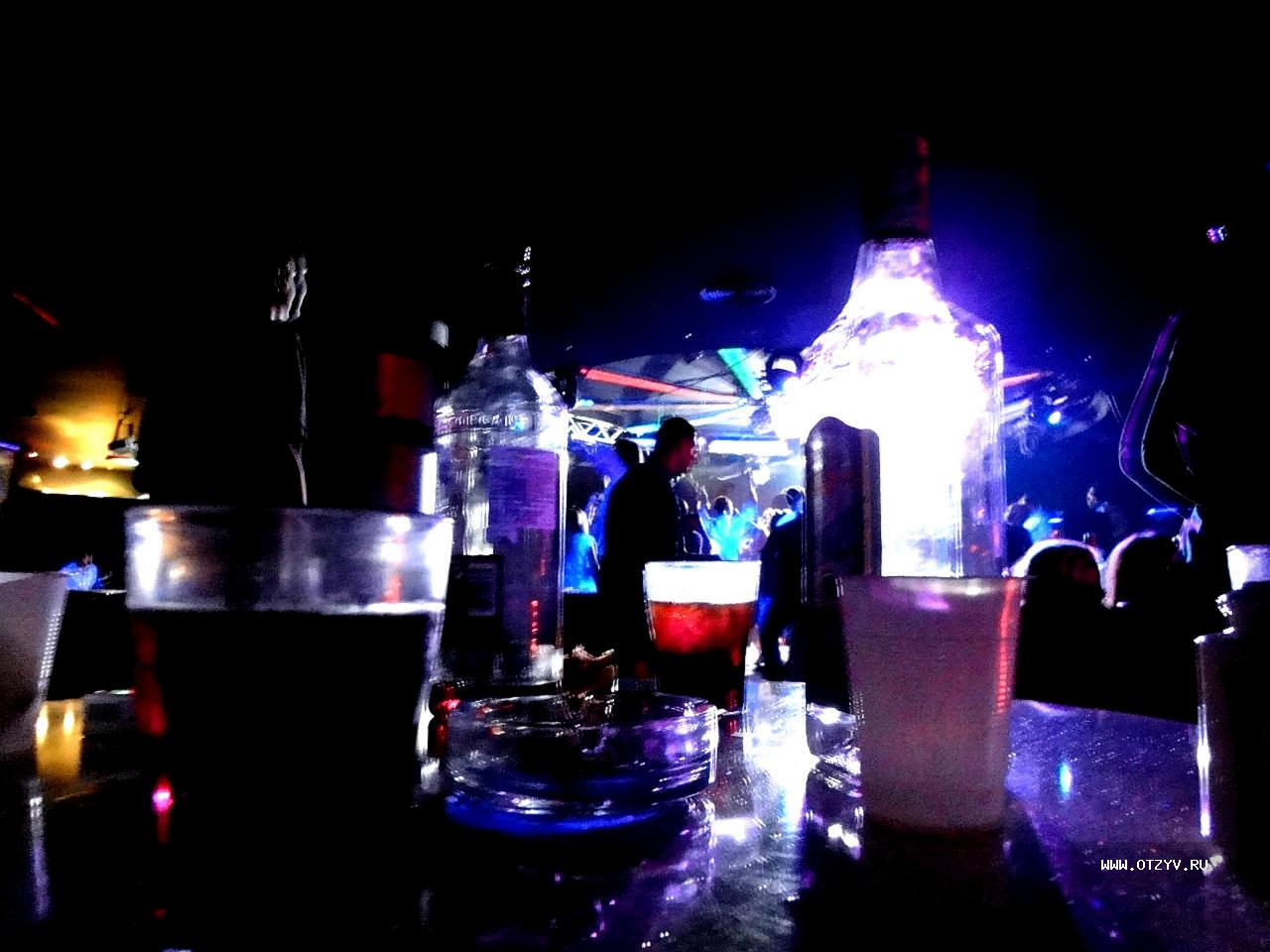 Ночной клуб алкоголь