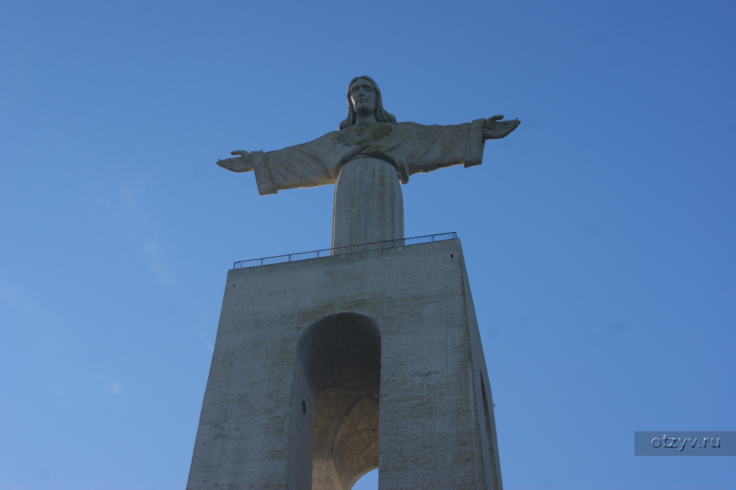 Лиссабон статуя христа