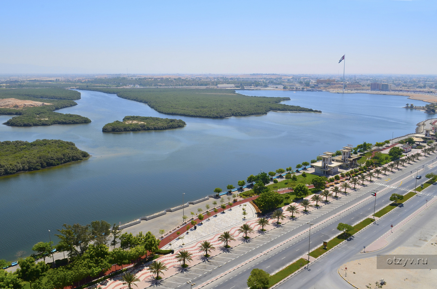 Mangrove рас эль хайм. Рас Эль Хайма мангровые Рощи. Набережная рас Аль Хайма. Рас Аль Хайма мангровые леса. Мангров рас Эль Хайма пляж.