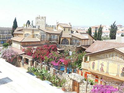 �����, Roman Hotel 3*