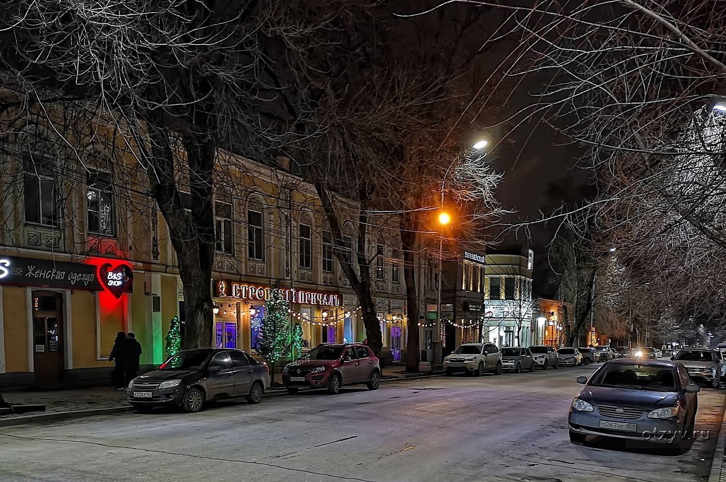 Таганрог. Европейский квартал Таганрог ночью. Вечерний Таганрог центр города. Таганрог ул Петровская Европейский квартал. Таганрог Петровская ночью.