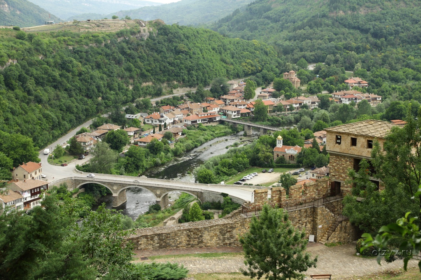 Велико тырново болгария. Велико Тырново Болгария достопримечательности. Болгарский город-заповедник (Велико-Тырново). Велико-Тырново крепость Царевец.